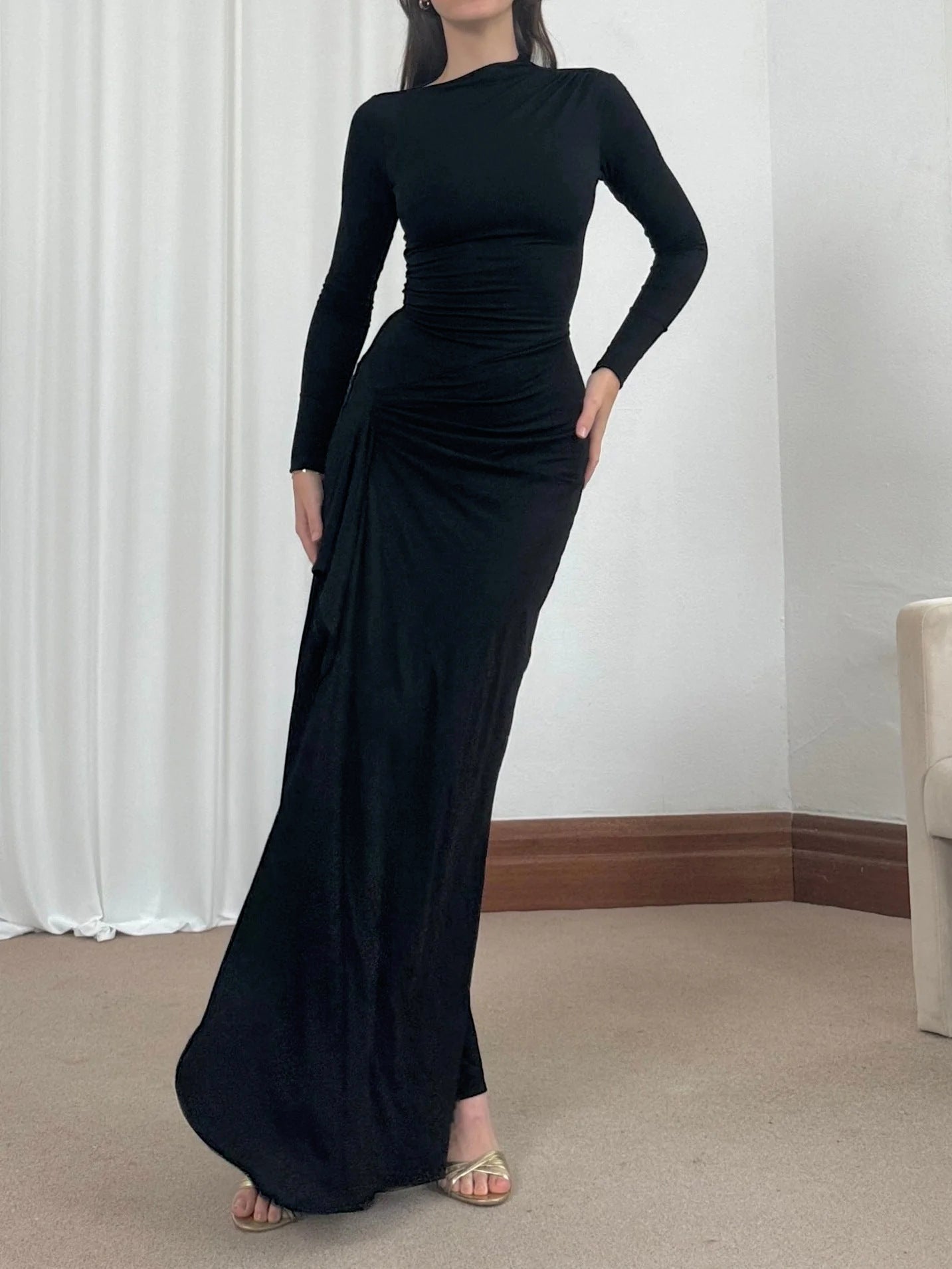 Robe Longue Asymétrique à Manches Longues
